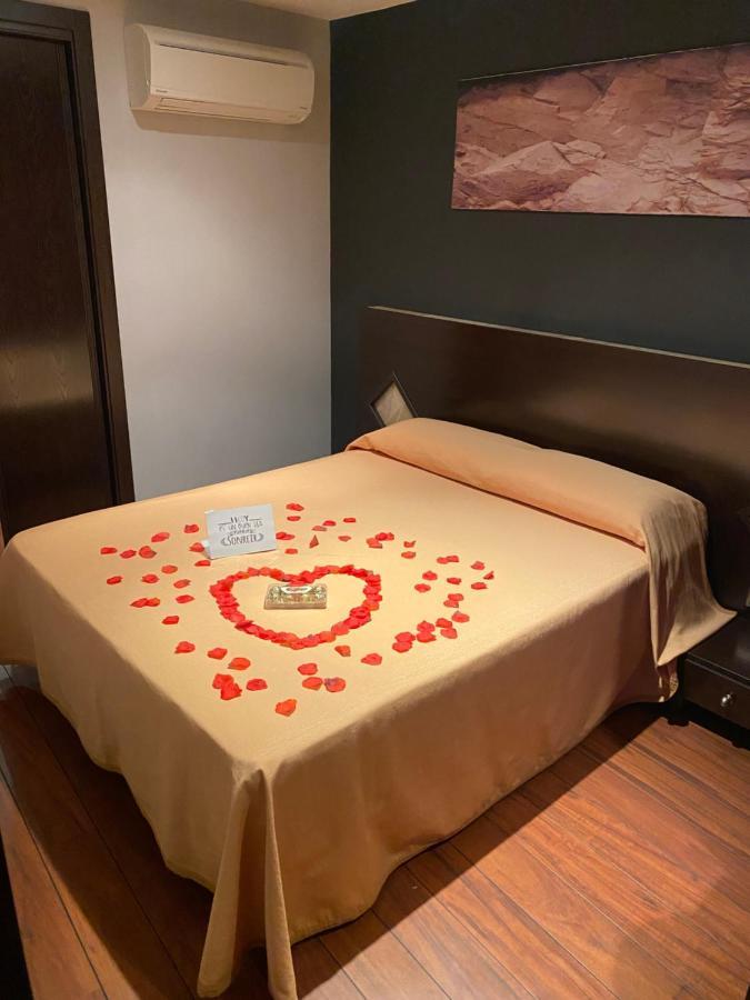 Hostal Royal Almorox Luaran gambar