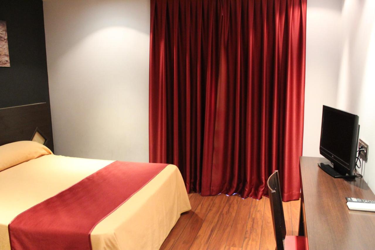 Hostal Royal Almorox Luaran gambar