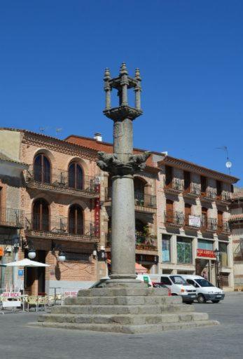 Hostal Royal Almorox Luaran gambar