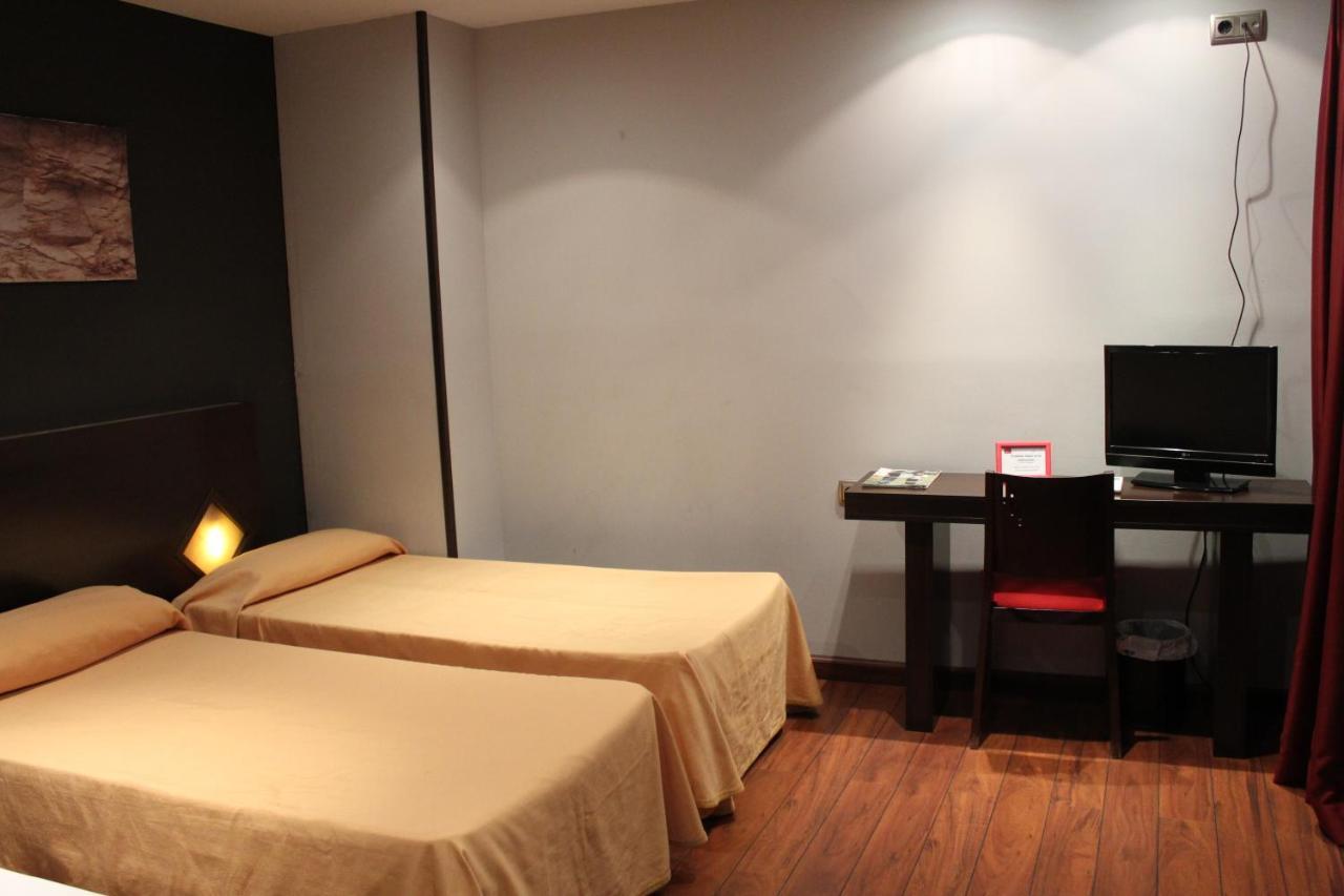 Hostal Royal Almorox Luaran gambar