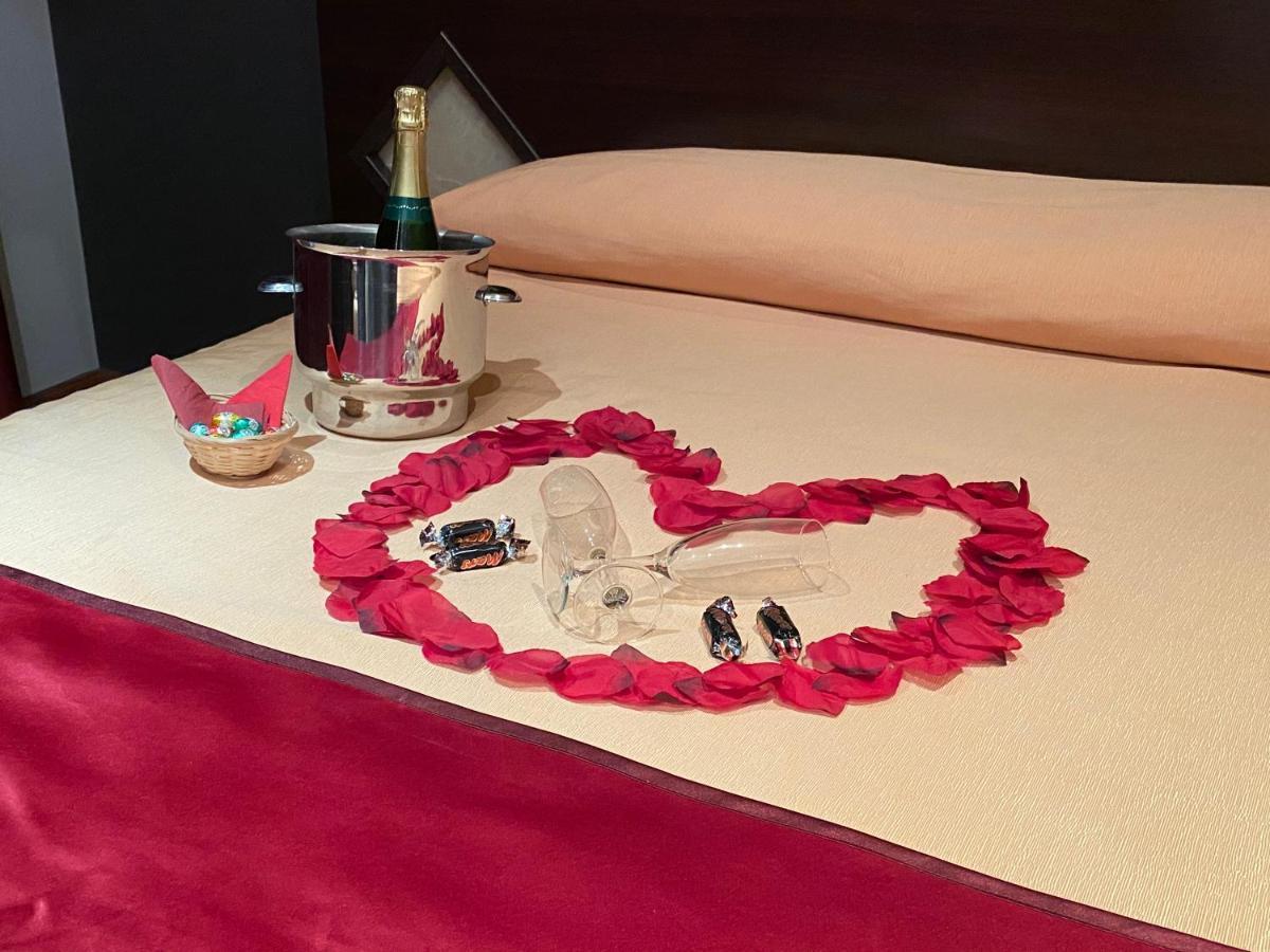 Hostal Royal Almorox Luaran gambar